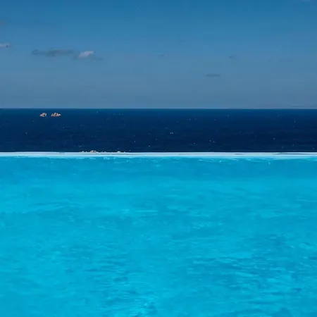 Platinum Paros 3 Bedroom Amazing Sea Views & Villa *
